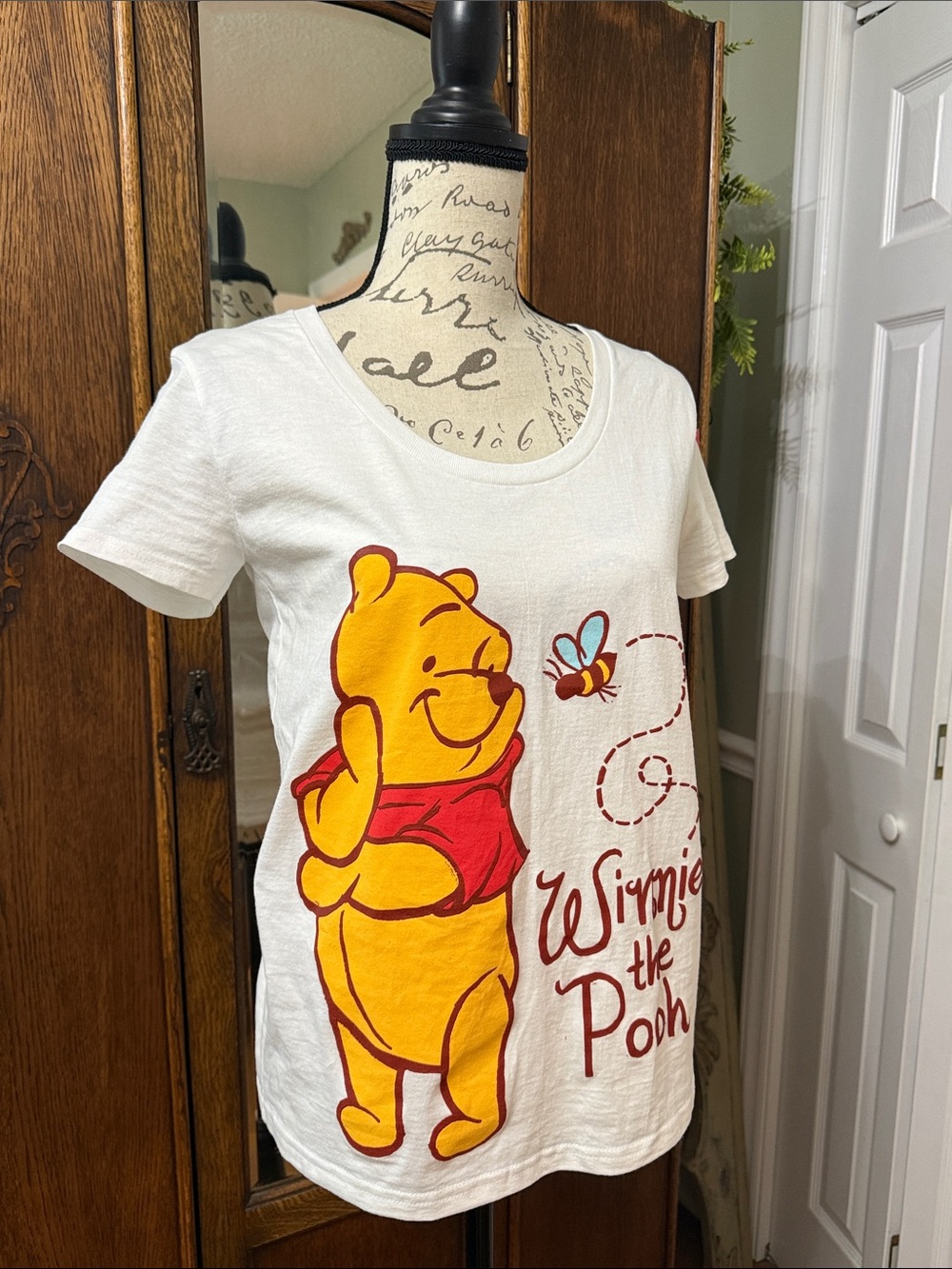 Disney White Winnie the Pooh Graphic Tee with Yellow and Red Print